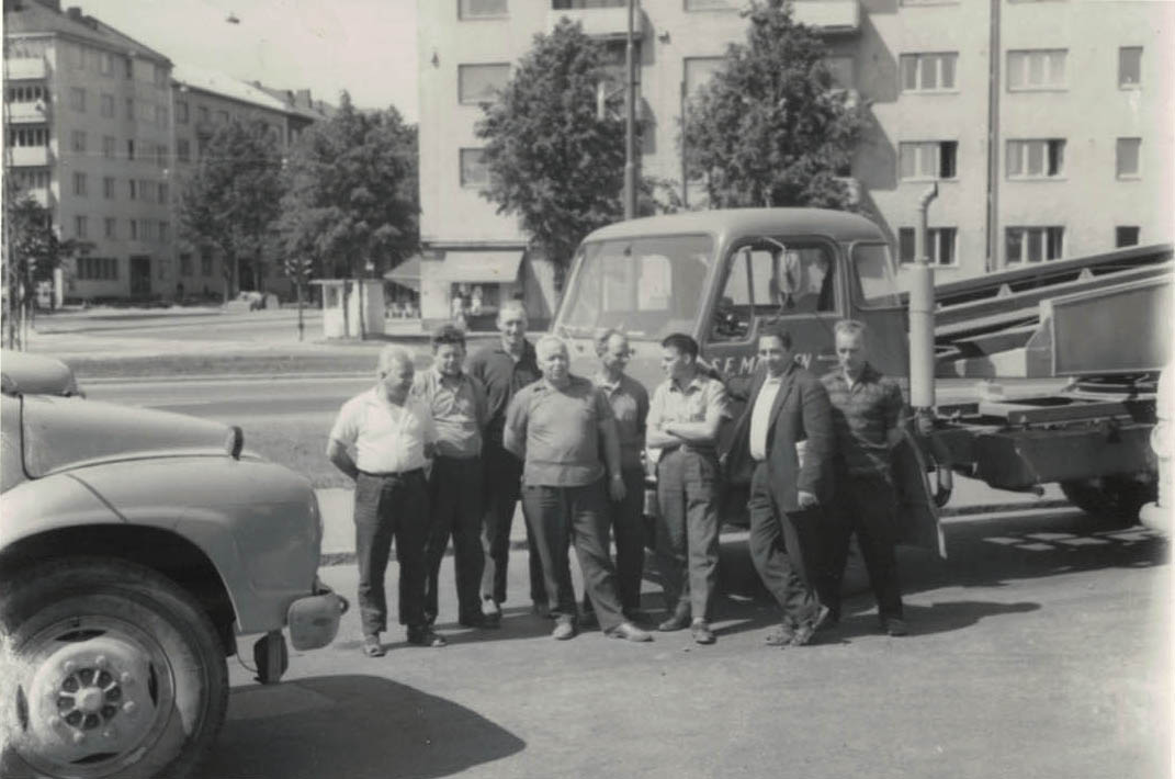 S. E. Mäkisen henkilökuntaa